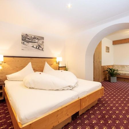 Hotel Garni Tyola Ишгль Экстерьер фото